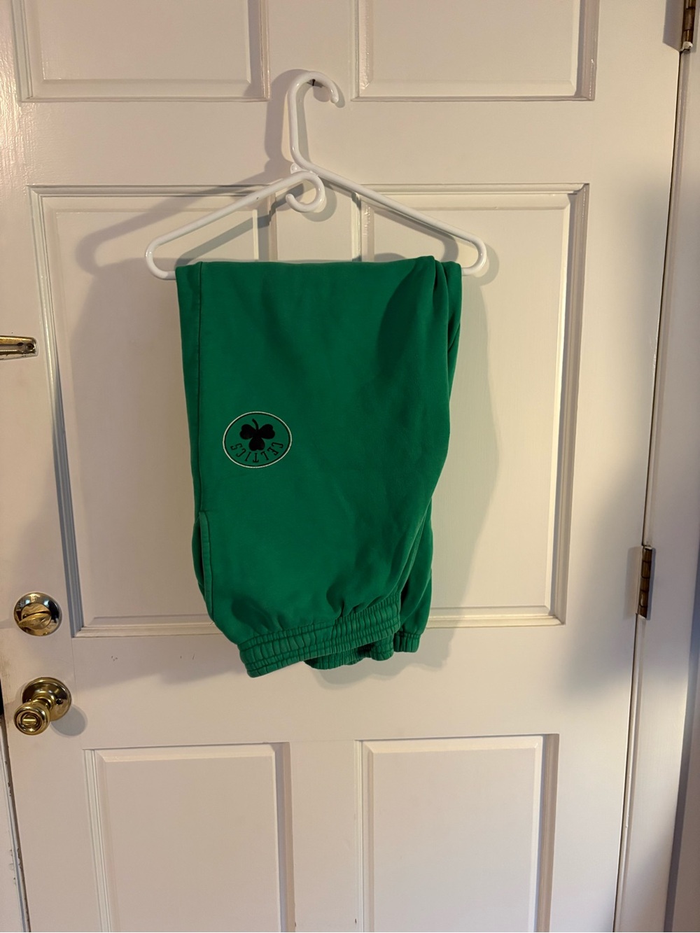PINK Victoria's Secret Green NBA Fleece Sweatpants - Picture 3 of 6
